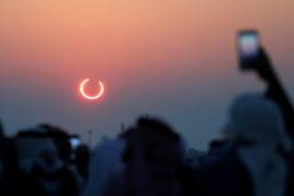Expertos de la astronomía esperan que el sábado por la mañana podrá apreciarse a la perfección el eclipse, donde la Luna cubrirá el 76 por ciento del Sol.