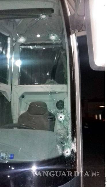 $!Autobús baleado en Nuevo Laredo conduce hasta Monterrey