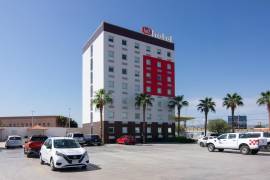 Turistas y competidores llenan los hoteles de Torreón durante un fin de semana récord.