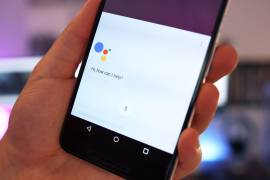 Google habilita su asistente en iPhones y compite con Siri