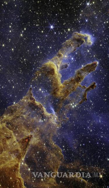 $!Fotografía divulgada por la NASA tomada por el telescopio espacial James Webb donde se aprecian los Pilares de la Creación.