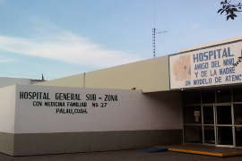 La discusión interrumpió temporalmente la atención médica en la sala de urgencias y recepción.