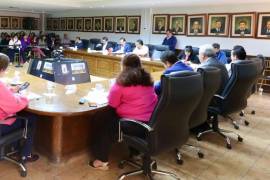 Durante la sesión de Cabildo encabezada por el alcalde José María Fraustro Siller, se acordó cobrar a peso los recargos en varios gravámenes municipales.