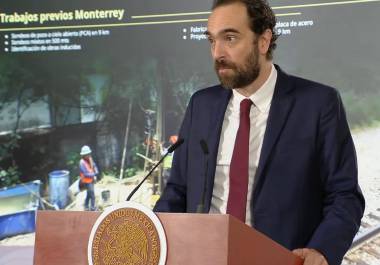 Añadió que en el caso del tramo Saltillo-Nuevo Laredo se está construyendo el primer viaducto de 1.3 kilómetros de longitud en el que ya lleva 75 pilas y la excavación para 6 zapatas.