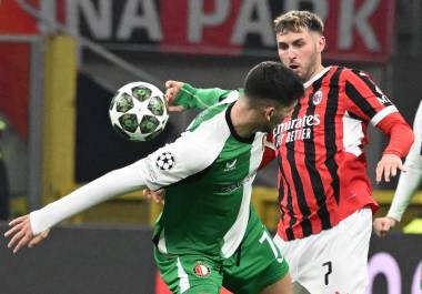 Santiago Giménez anotó su primer gol en la UEFA Champions League con el AC Milan a los 37 segundos del partido contra Feyenoord, pero su equipo no logró avanzar a la siguiente fase.