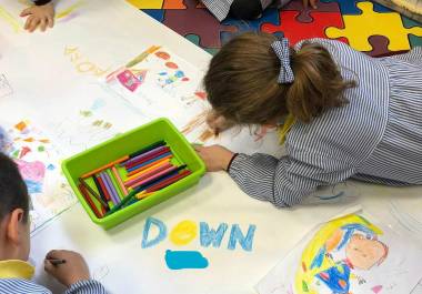 Las personas con Síndrome de Down pueden llevar una vida plena con el apoyo adecuado y la atención médica continua, aunque las escuelas de Coahuila carecen de personal capacitado.