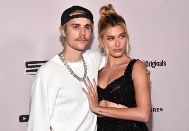 Justin Bieber ofreció una disculpa pública a su esposa por un comentario que hizo en el pasado sobre su carrera como modelo.