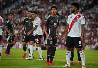 La Selección Mexicana, compuesta exclusivamente por jugadores de la Liga MX, fue superada 2-0 por River Plate en un amistoso disputado en Buenos Aires.