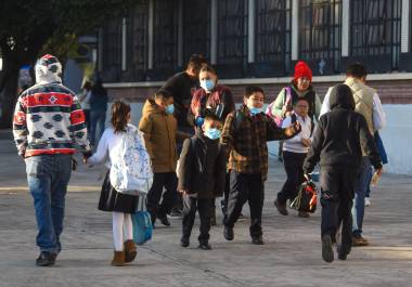 En otras entidades como el Estado de México, el uso de cubrebocas ha sido considerado como obligatorio ante mayores índices de contagios.