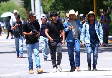 Estudiantes expresan su descontento ante la falta de consideración en la toma de decisiones que los afecta.