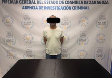 Elementos estatales y ministeriales desplegaron un operativo en la colonia Carranza de Monclova para concretar la captura de un presunto operador criminal.