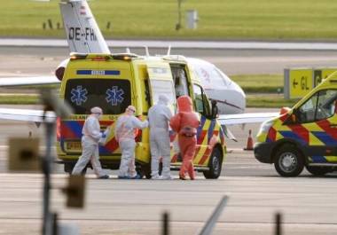 La mujer había desarrollado inicialmente síntomas parecidos a los de la gripe a bordo del crucero de lujo.