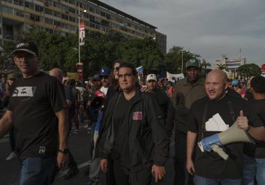 Estados Unidos negocia la extradición de Alex Saab, un empresario multimillonario vinculado a Nicolás Maduro, el presidente venezolano detenido, según siete venezolanos y estadounidenses familiarizados con el asunto.