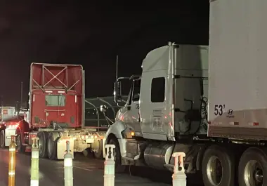 Registros estadounidenses vinculan al empresario con una compañía de transporte de carga establecida en Eagle Pass.