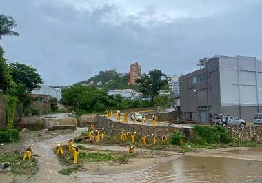 Quintana Roo se encuentra en alerta mientras previenen afectaciones por tormenta tropical ‘Nadine’.