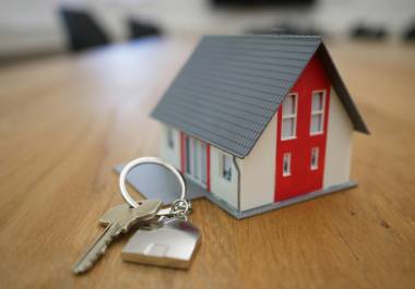 La falta de profesionalización en el sector inmobiliario abre la puerta a los fraudes.