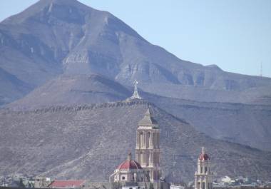 El Cerro de la Vega, detrás del Cerro de las Galeras, es una de las tres zonas que se considera que podrían ser áreas naturales protegidas.