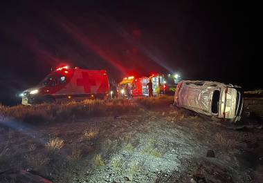 Corporaciones de Saltillo, Ramos Arizpe, Castaños y Monclova participaron en la atención del accidente registrado sobre la carretera federal 57.