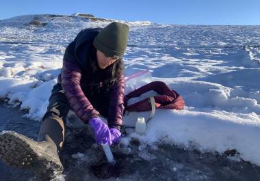 Dos tercios de Rusia están cubiertos de permafrost, un suelo helado que retiene grandes cantidades de carbono que se libera a la atmósfera al descongelarse.