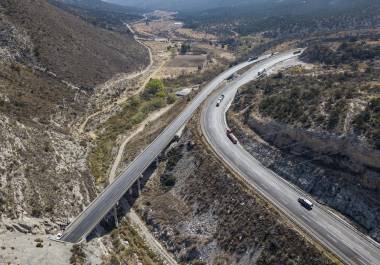 La carretera Los Chorros es considerada una de las más peligrosas de la región, con tramos que han sido escenario de múltiples accidentes fatales.