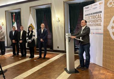 El gobernador Manolo Jiménez celebró la llegada de nuevas fuentes de empleo a La Laguna; Luis Noé González, de ECI, destacó la confianza en Coahuila como base de su expansión.