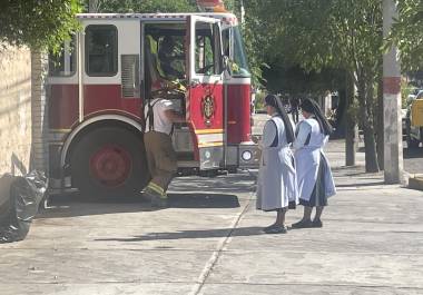 El fuego logró ser apagado por los bomberos.