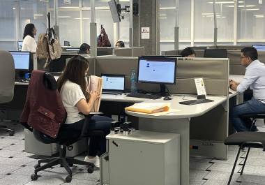 El Servicio de Administración Tributaria (SAT) es un órgano desconcentrado de la Secretaría de Hacienda y Crédito Público (SHCP) de México.