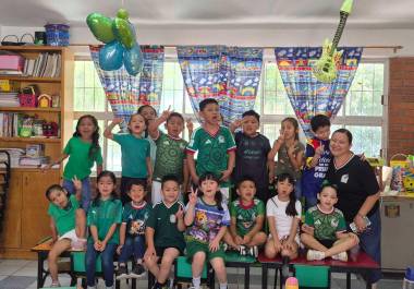 Alumnos del Jardín de Niños ‘Velia Graciela Flores Jiménez’, acudieron a clases vestidos con camisetas de la Selección Mexicana para sumarse al ambiente futbolístico