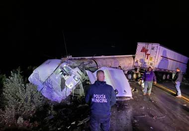 Las unidades involucradas presentaron severos daños estructurales luego del encontronazo ocurrido a la altura del kilómetro 220, lo que obligó al cierre parcial de la vialidad.