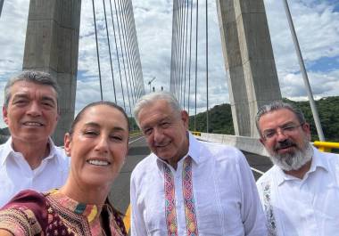 Claudia Sheinbaum, virtual presidenta electa, compartió una fotografía en el puente de La Concordia junto a Rutilio Escandón, gobernador de Chiapas, Andrés Manuel López Obrador, presidente de México y Jorge Nuño, secretaria de Infraestructura, Comunicaciones y Transportes.