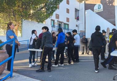 Autoridades escolares informaron que durante la revisión efectuada entre estudiantes de secundaria no se encontraron objetos que representaran un riesgo para la comunidad educativa.