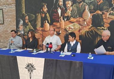 Durante la presentación de las actividades, autoridades eclesiásticas destacaron que la celebración busca fortalecer el sentido de pertenencia de las comunidades católicas y reflexionar sobre el camino recorrido desde la creación de la diócesis.