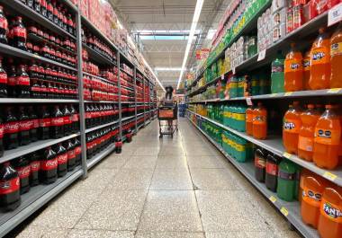 Especialistas ven avances en hábitos de consumo de bebidas no azucaradas, pero todavía lejos de la meta.