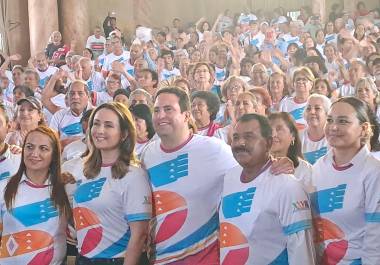 El alcalde Javier Díaz encabezó el arranque de los Juegos Municipales, con la participación de adultos mayores de distintos sectores.