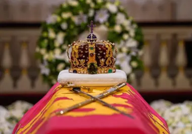 La ceremonia religiosa comenzó a las 13:00 horas en la Catedral de Oslo y estuvo encabezada por el obispo presidente de la Iglesia de Noruega, Olav Fykse Tveit, con la participación de la obispa de Oslo, Sunniva Gylver.