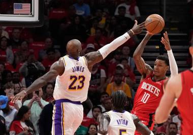 Los Rockets de Houston vencieron a los Lakers de Los Ángeles y evitaron la barrida en la primera ronda de los Playoffs de la NBA 2026.