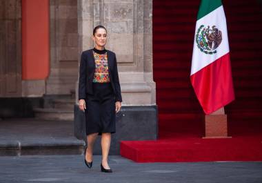 También la reconoce como una “científica destacada con un doctorado en ingeniería energética”.