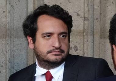 Alrededor de Andrés Manuel “Andy” López Beltrán, aspirante a diputado federal por Tabasco e hijo del expresidente Andrés Manuel López Obrador (AMLO), se extiende un ecosistema de conexiones integrado por familiares, políticos, funcionarios, empresarios y amigos que han ocupado cargos o participado en negocios y contratos gubernamentales.