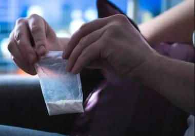 Las autoridades investigan si existe una red de distribución de drogas.