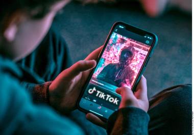 La principal red donde se encuentran estas ofertas de trabajos con el crimen organizado es TikTok.