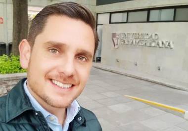 David Boone de la Garza es abogado egresado de la UAdeC y tiene formación jurídica sólida.