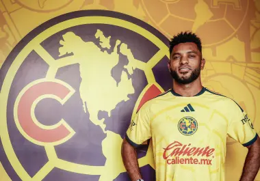 Miguel Borja portó por primera vez la camiseta azulcrema durante su presentación como refuerzo del América.