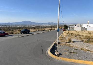 Los trabajos en el sector buscan optimizar la circulación vehicular y peatonal previo a las actividades programadas para octubre.