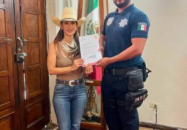 Mario Jesús González recibió el nombramiento como nuevo director de Seguridad Pública de General Cepeda.