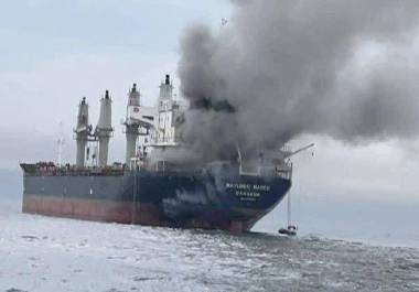 Trump dijo en redes sociales que la Marina “los detuvo en seco al abrir un agujero en la sala de máquinas” y que los Marines estadounidenses tenían bajo custodia la embarcación, llamada Touska.