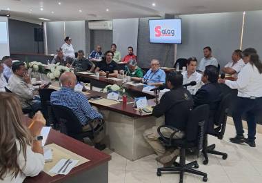 Representantes de CANACO y autoridades de Protección Civil revisaron estrategias de prevención, capacitación y respuesta ante emergencias para fortalecer la seguridad en los negocios de Torreón.