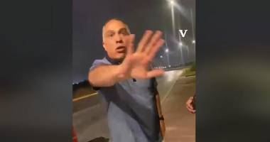 Eduardo Alonso Fuentevilla, funcionario del Poder Judicial de la Federación, fue grabado mientras amenazaba a policías y a un reportero tras la detención de su hijo en un operativo de alcoholímetro en Saltillo.