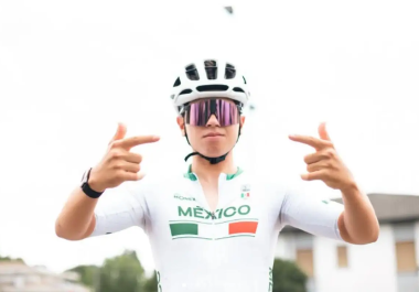 José Emilio Rodríguez, de 18 años, seguirá los pasos de Isaac del Toro tras fichar por el equipo de desarrollo del UAE Team Emirates para 2027.