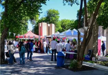 Estudiantes del TecNM-Saltillo llevaron sus proyectos científicos al espacio abierto del campus durante la edición 2026 del encuentro académico.