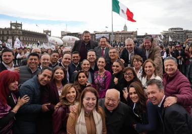 Gobernadores de las distintas entidades del país, y de diferentes partidos políticos, acompañaron a la Mandataria en su informe en el Zócalo.